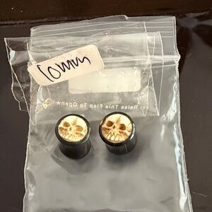 Gold Skull Plugs